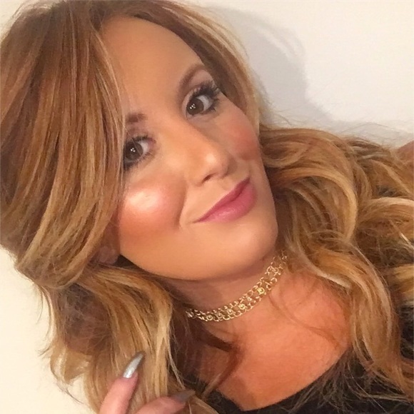 Meet your Posher, Taylor - Picture 1 of 1